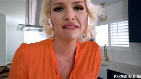 mature stepmom pov